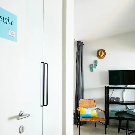 Apartment By The Sea *