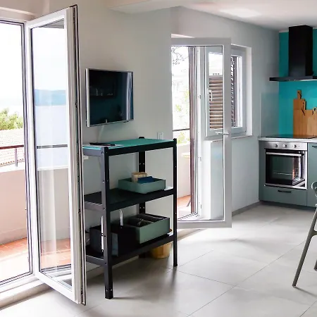 Apartment By The Sea
