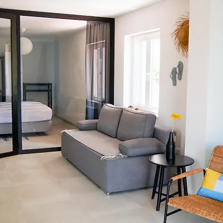 By The Sea Apartment *