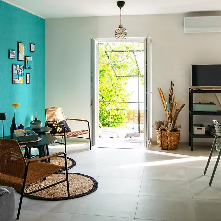 By The Sea Apartment *